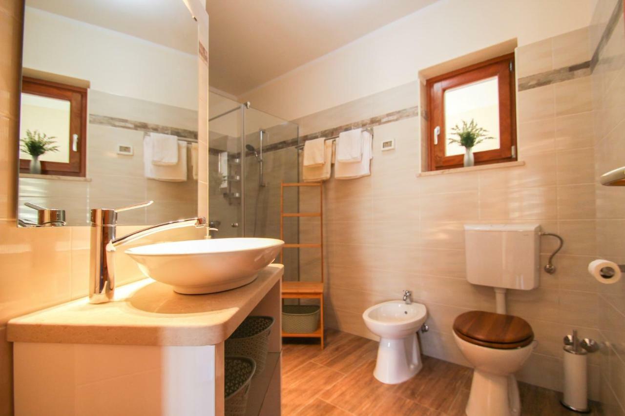 Casa Rafael 1 Apartment Novigrad  ภายนอก รูปภาพ