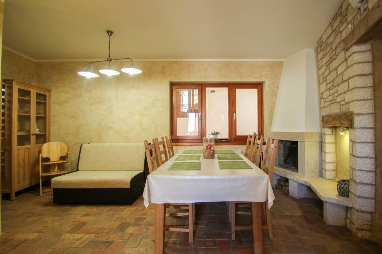 Casa Rafael 1 Apartment Novigrad  ภายนอก รูปภาพ