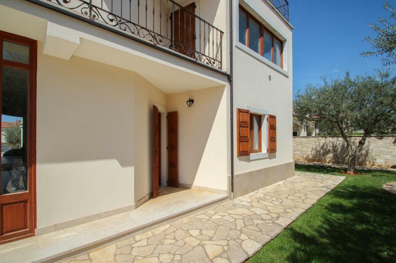 Casa Rafael 1 Apartment Novigrad  ภายนอก รูปภาพ