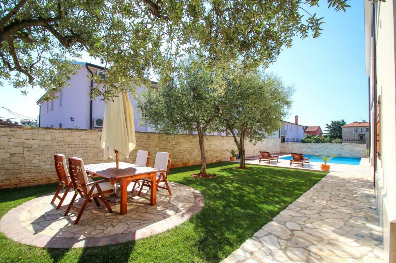 Casa Rafael 1 Apartment Novigrad  ภายนอก รูปภาพ