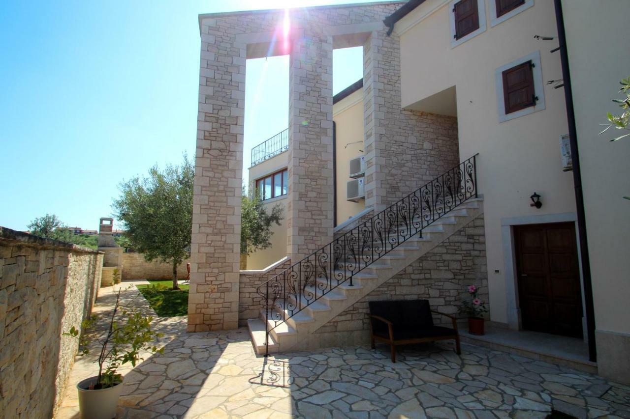 Casa Rafael 1 Apartment Novigrad  ภายนอก รูปภาพ