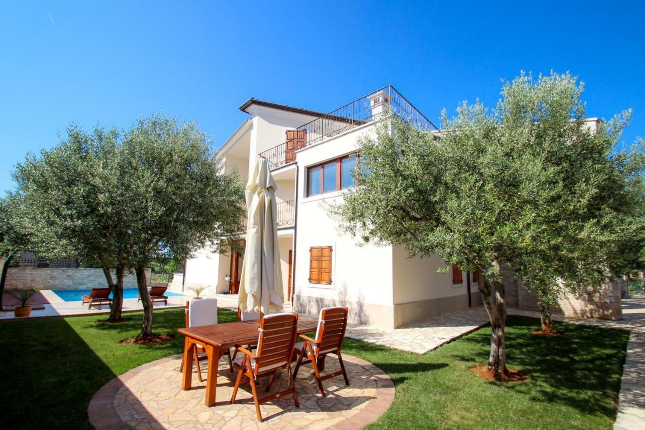 Casa Rafael 1 Apartment Novigrad  ภายนอก รูปภาพ