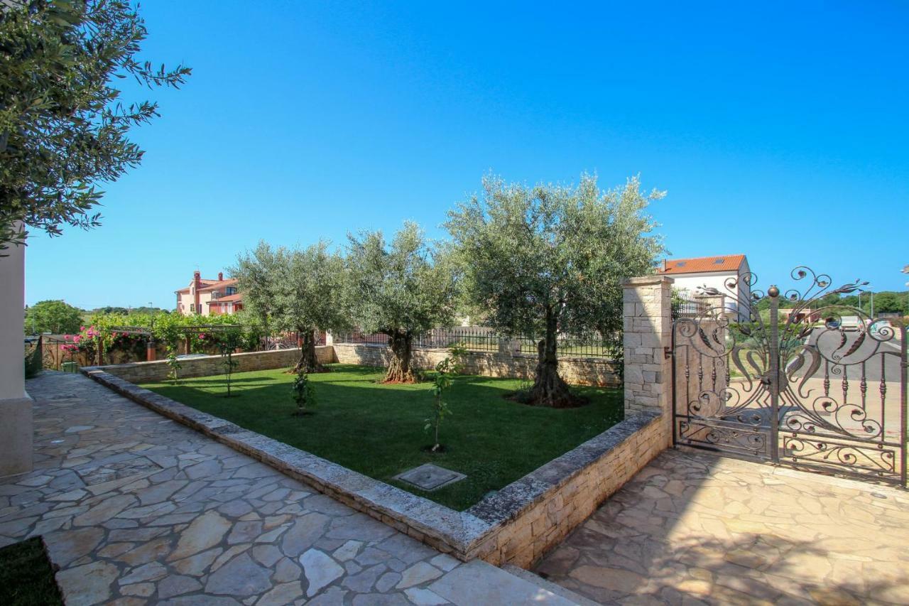 Casa Rafael 1 Apartment Novigrad  ภายนอก รูปภาพ